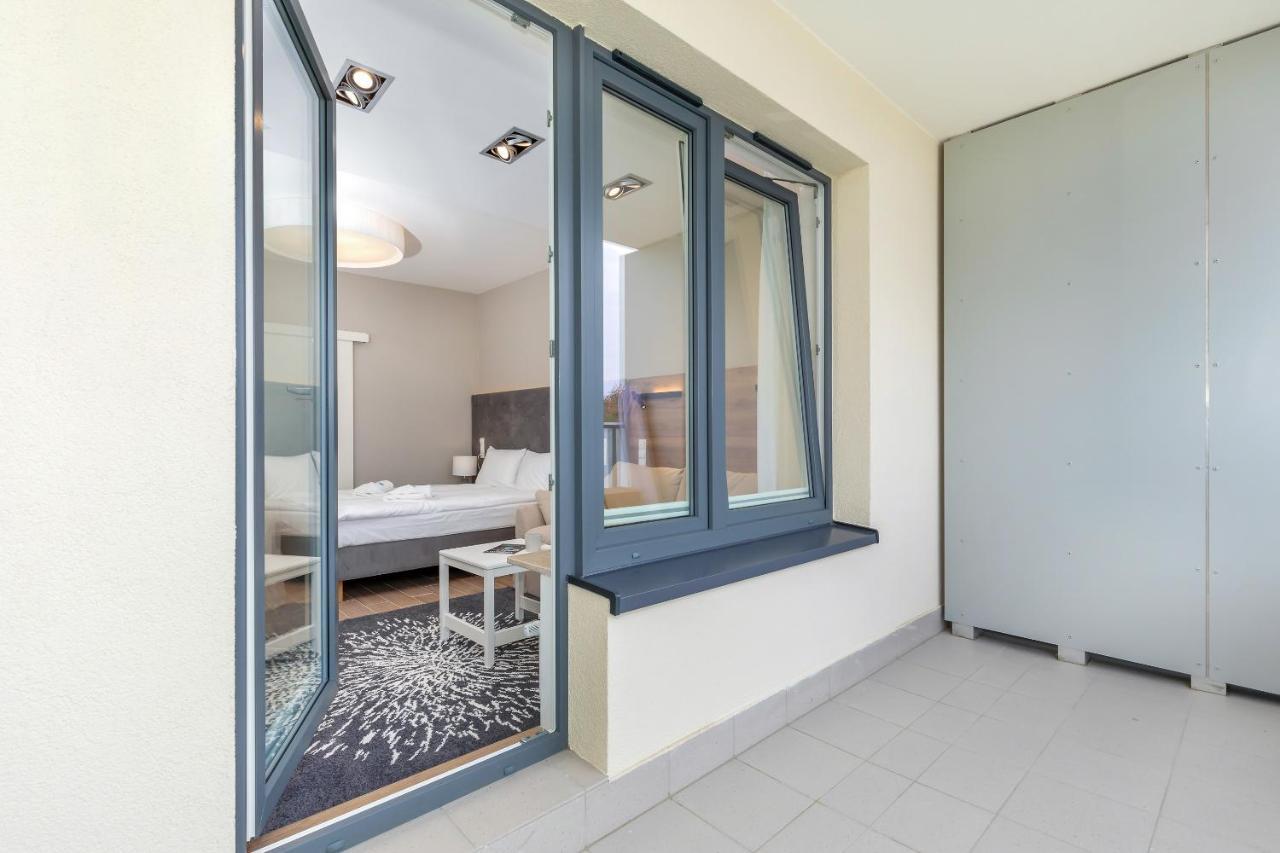 Apartamenty Aquamarina Onyx By Noclegi Renters Мендзиздроє Екстер'єр фото